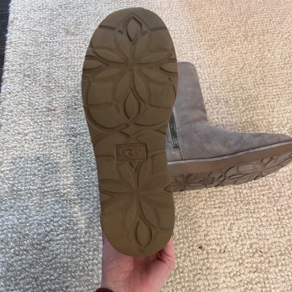 UGG Abree Short II Boot Size 5 - Picture 3 of 3